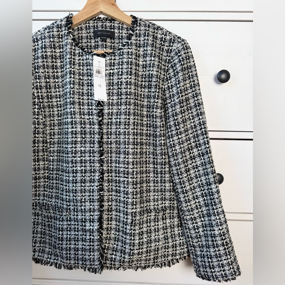 NWT ANN TAYLOR Tweed Jacket Size 10 Black White Fringe - Picture 13 of 16